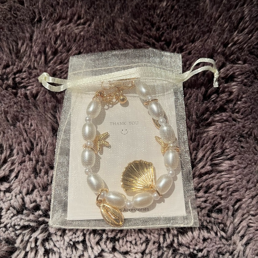 Gold and White Charm Bracelet - Picture 4 of 4